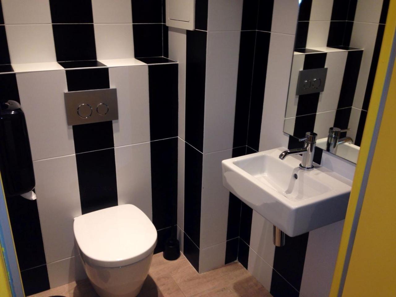 Quadruple Room Shower